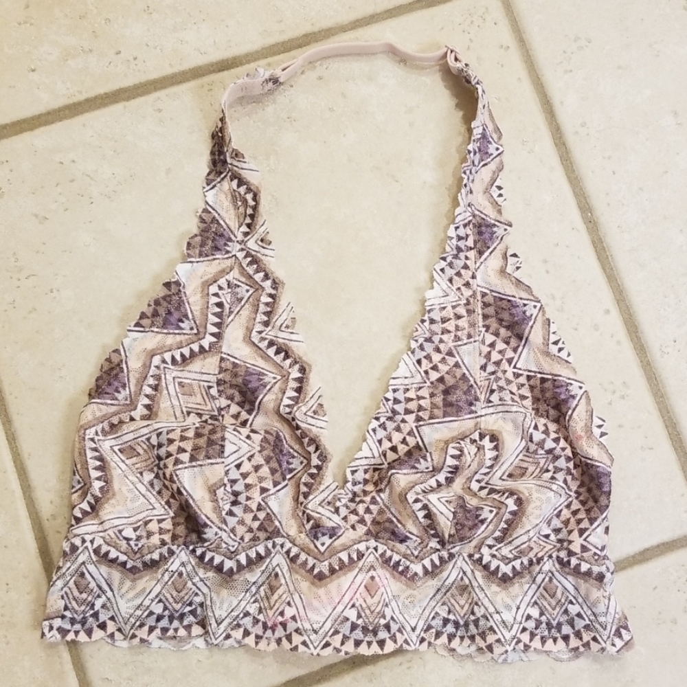 NWOT- VS PINK halter style bralette size Small